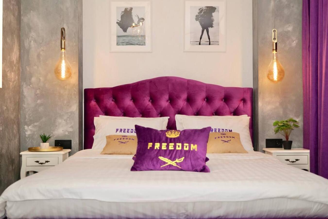 Freedom In Center Apartment
